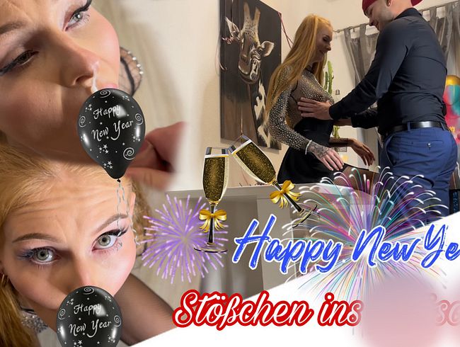 Lessia-Mia's Porno Video: Happy New Year und Stößchen ins Möschen