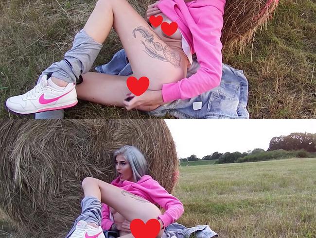 Lessia Mia Porno Video: Dildofick am Strohball